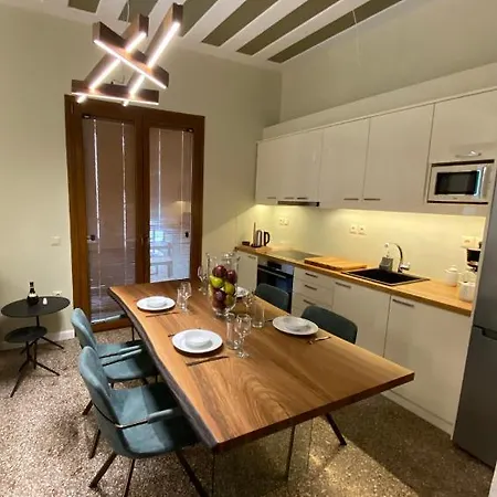 Andros 4 Seasons Villas&suites Apartahotel