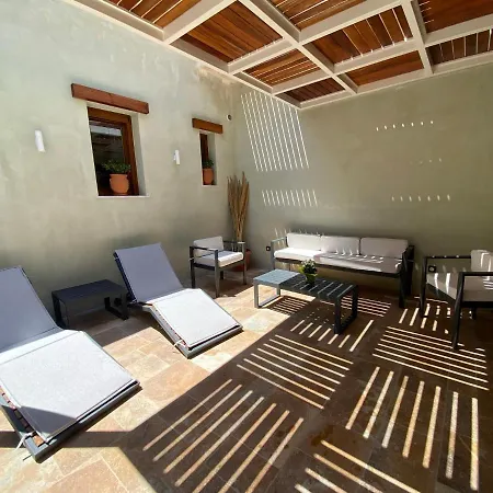 Andros 4 Seasons Villas&suites Apartahotel 4*