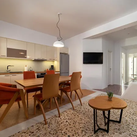 Andros 4 Seasons Villas&suites Apartahotel