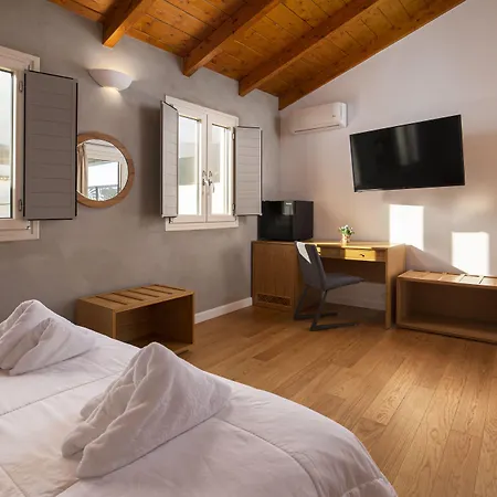 Andros 4 Seasons Villas&suites Apartahotel 4*