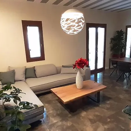 Ξενοδοχείο με διαμερίσματα Andros 4 Seasons &