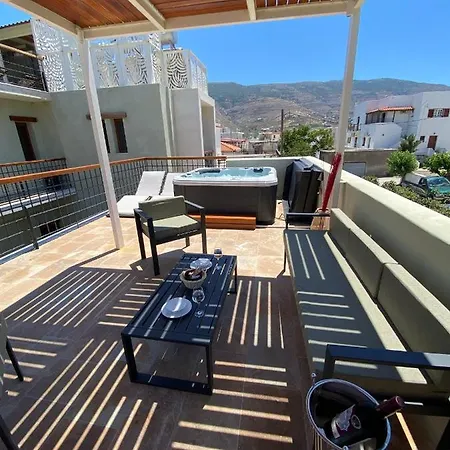 Andros 4 Seasons & Aparthotel