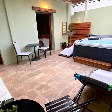 Andros 4 Seasons & Aparthotel *
