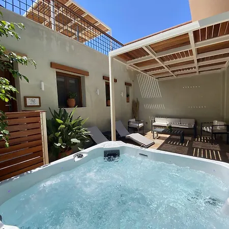 Andros 4 Seasons & Aparthotel 4*