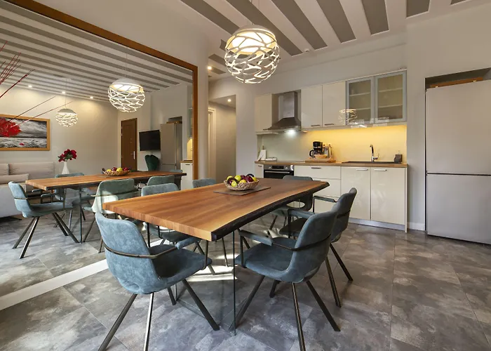 Andros 4 Seasons & Ormos (Andros)